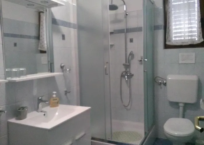 Apartmani Roza Апартаменты Лопар