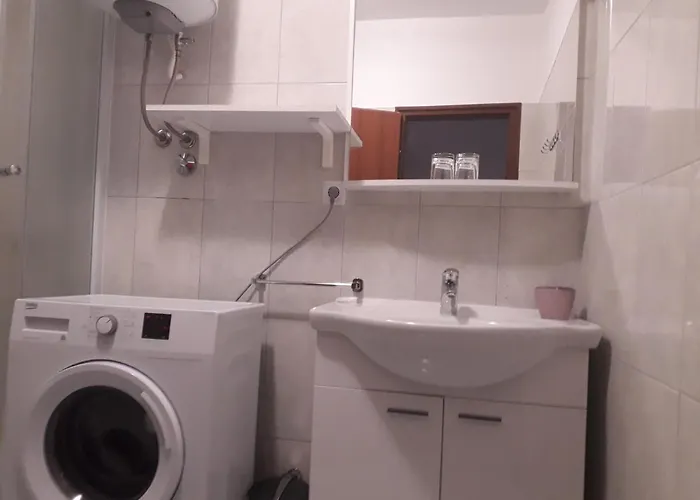 Apartmani Roza *