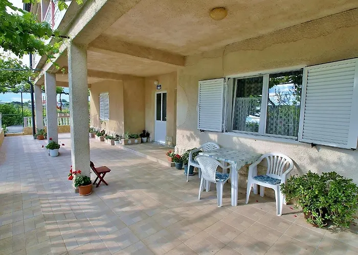 Apartmani Roza Апартаменты *