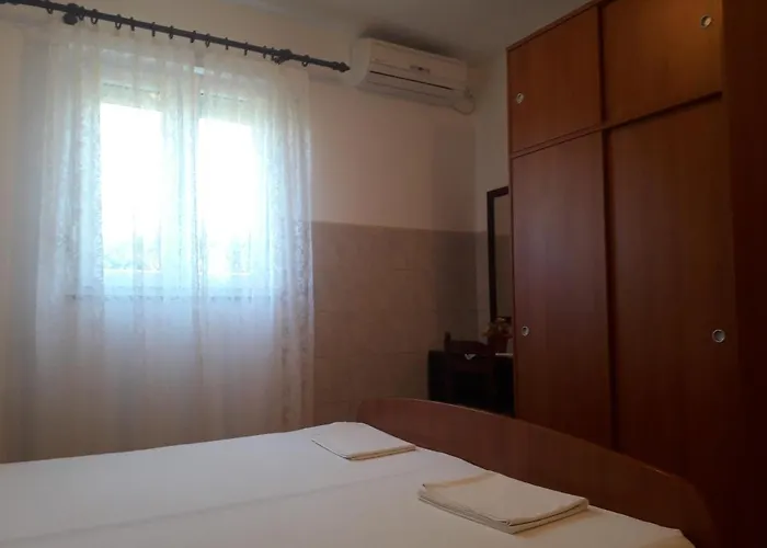 Apartmani Roza Лопар