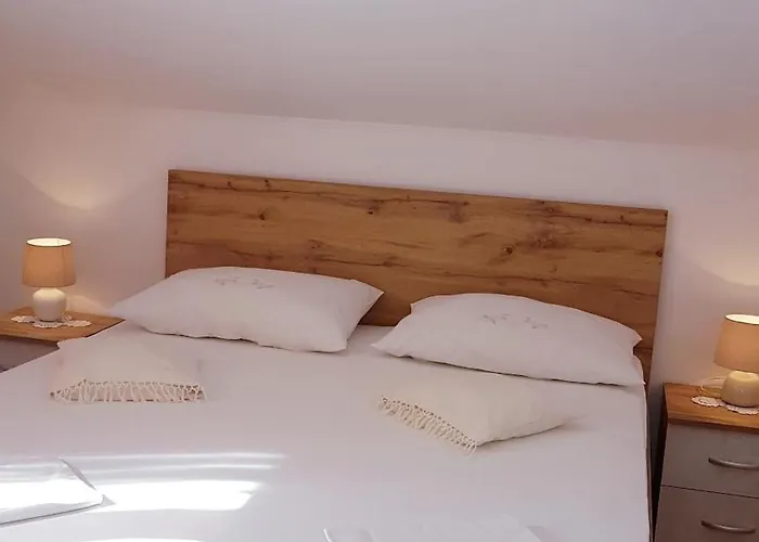 Apartmani Roza Лопар