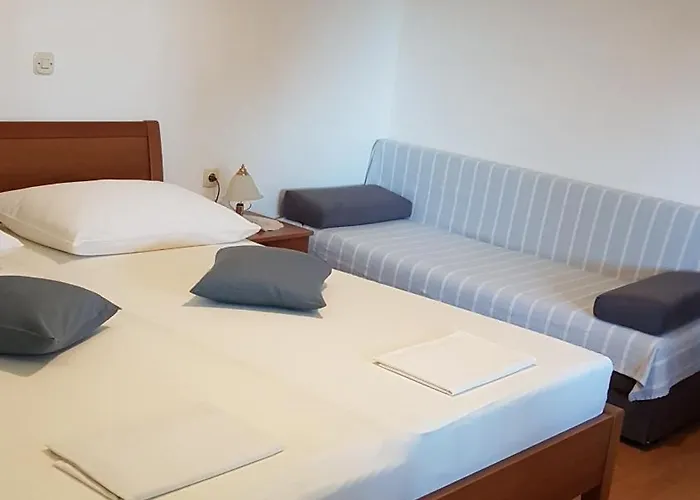 Apartmani Roza Лопар