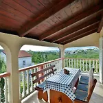 Roza アパート