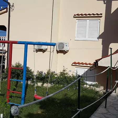 Apartament Roza Lopar