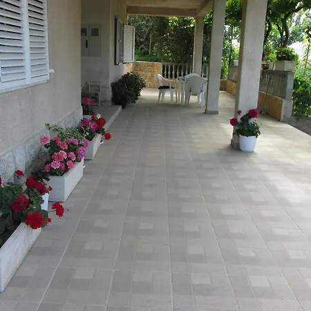 Apartment Roza *