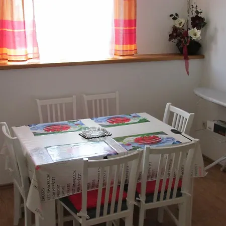 Apartment Roza Lopar