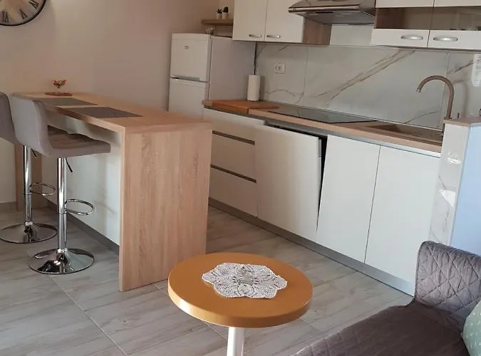 Apartament Roza Lopar